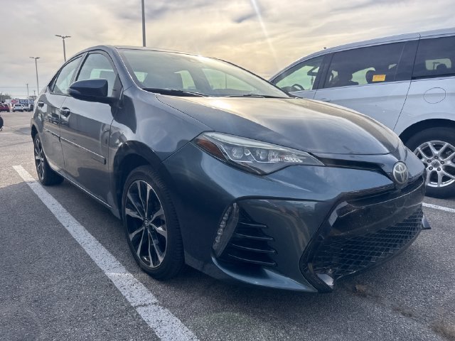Used 2018 Toyota Corolla SE FWD image 2