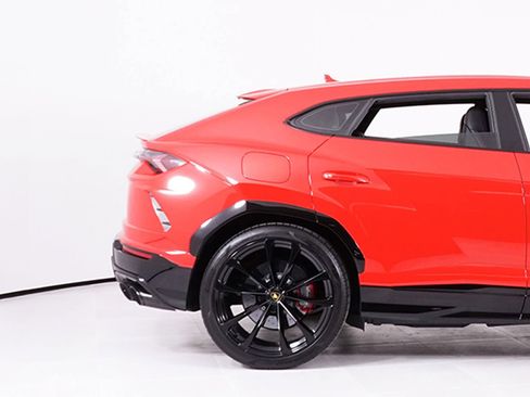 Used 2022 Lamborghini Urus AWD/4WD image 14