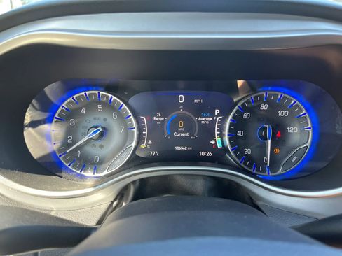 Used 2020 Chrysler Pacifica Touring-L Plus w/ S Appearance Package FWD image 19