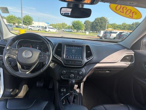 Used 2020 Jeep Cherokee Trailhawk w/ Comfort/Convenience Group AWD/4WD image 14