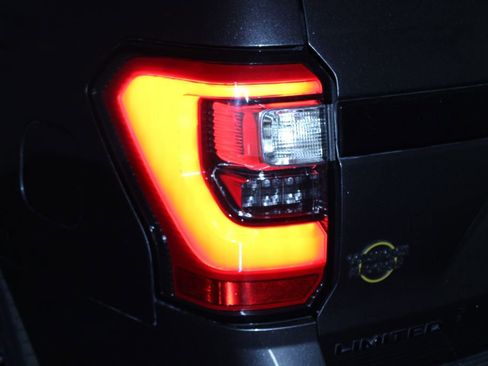 Used 2019 Ford Expedition Limited w/ Equipment Group 303A image 63