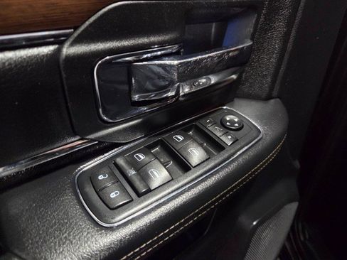 Used 2015 RAM 2500 Laramie w/ Black Appearance Group image 30