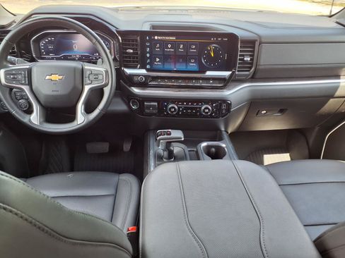 Used 2025 Chevrolet Silverado 1500 LTZ AWD/4WD image 9