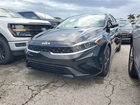 Used 2023 Kia Forte LXS image 30