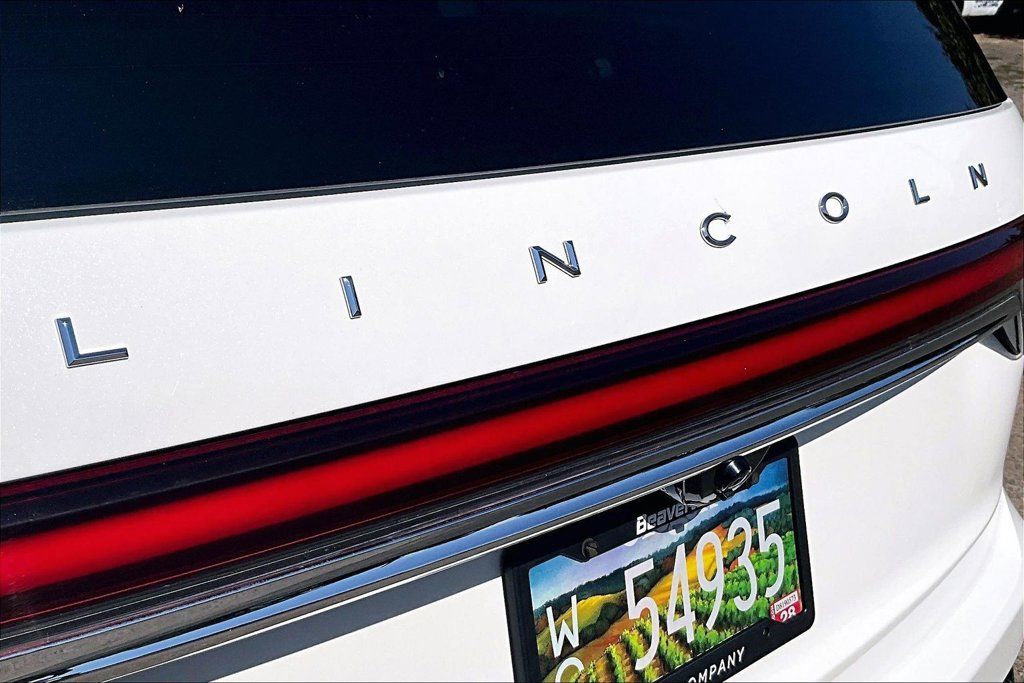 Used 2022 Lincoln Aviator Reserve w/ Equipment Group 201A AWD/4WD image 33