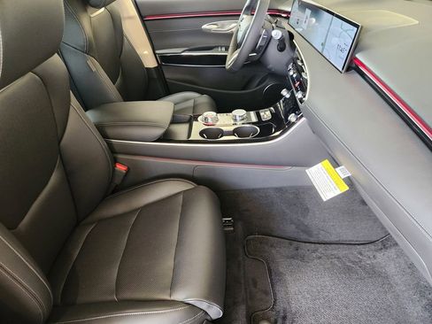 New 2026 Genesis GV70 2.5T AWD/4WD image 11