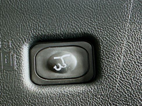 Used 2018 Lincoln MKX Reserve FWD image 32