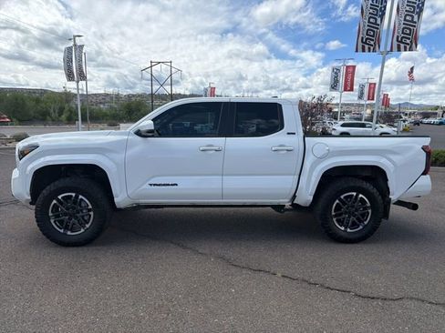 Used 2024 Toyota Tacoma SR5 image 4