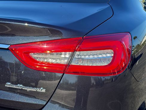 Used 2018 Maserati Quattroporte S GranLusso image 8