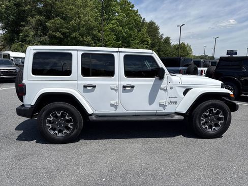Used 2024 Jeep Wrangler Unlimited Sahara w/ Technology Group AWD/4WD image 8