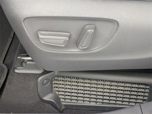 Used 2021 Toyota Sienna LE image 13