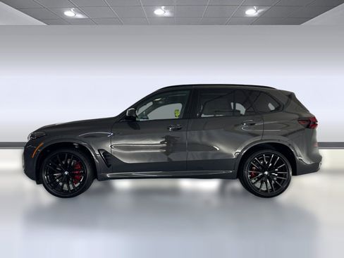 Used 2026 BMW X5 sDrive40i w/ M Sport Package RWD image 2