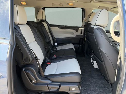 Used 2025 Honda Odyssey Elite image 15