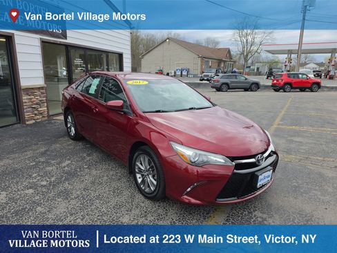 Used 2017 Toyota Camry SE FWD image 3