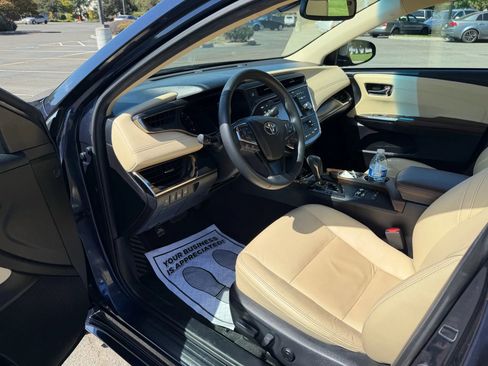Used 2018 Toyota Avalon Touring image 11