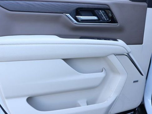 New 2026 GMC Yukon XL Denali w/ Sun & Power Step Package image 10