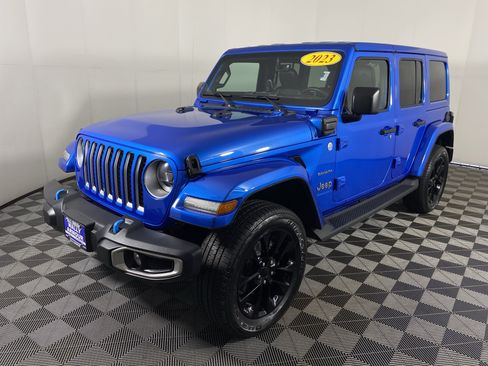 Used 2023 Jeep Wrangler Unlimited Sahara w/ Cold Weather Group AWD/4WD image 11