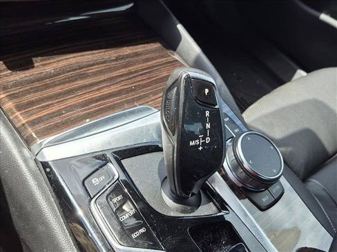 Used 2023 BMW 540i w/ Premium Package RWD image 4