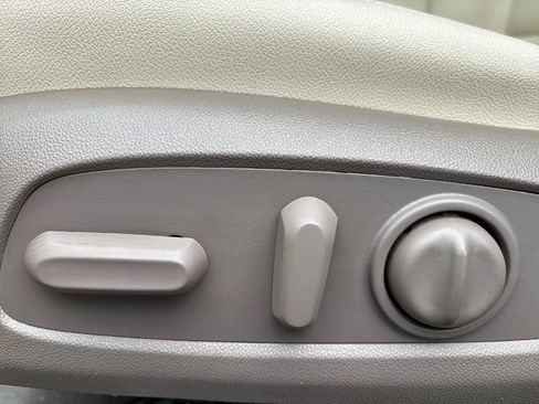 Used 2024 Chevrolet Malibu LT image 15