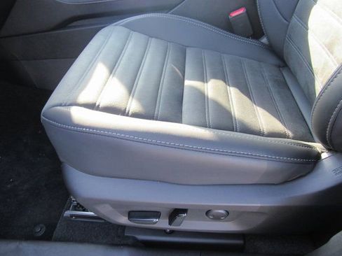 New 2025 Mitsubishi Outlander SE FWD image 14