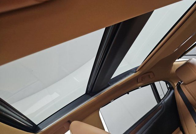 Used 2025 Lexus ES 350 Ultra Luxury FWD image 7