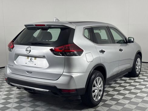 Used 2018 Nissan Rogue S image 5