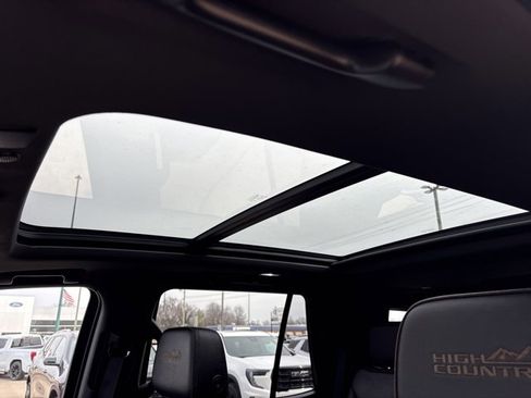 Used 2023 Chevrolet Tahoe High Country image 21