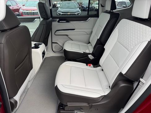 Used 2024 GMC Acadia Denali w/ Super Cruise Package image 6