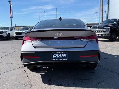 New 2026 Hyundai Elantra SEL Sport image 6