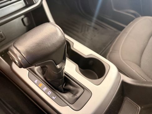 Used 2020 Chevrolet Colorado LT w/ LT Convenience Package AWD/4WD image 39