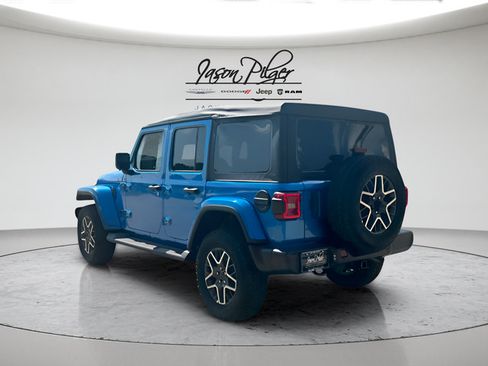 Used 2025 Jeep Wrangler Unlimited Sahara AWD/4WD image 5