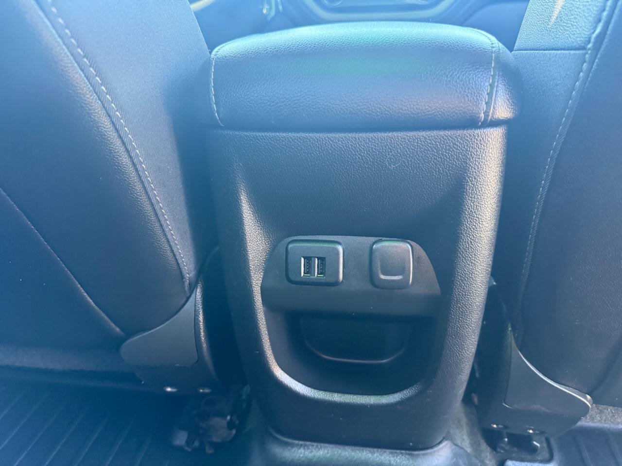 Used 2015 GMC Canyon SLT AWD/4WD image 37