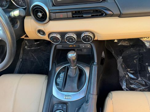 Used 2017 MAZDA MX-5 Miata Grand Touring image 34
