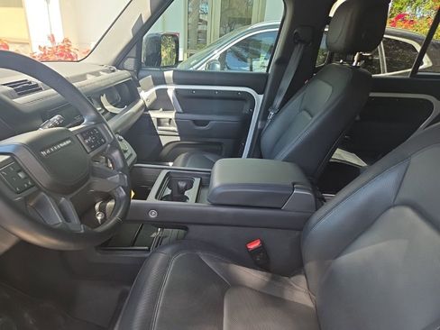 Used 2024 Land Rover Defender 110 X-Dynamic SE image 77