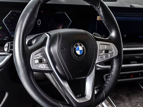 Used 2023 BMW X7 xDrive40i AWD/4WD image 18