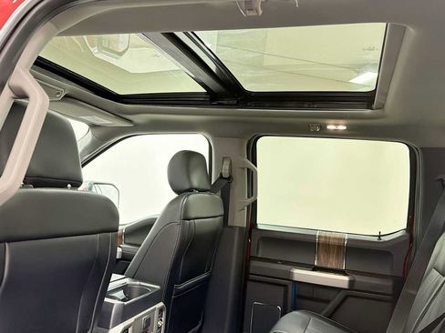 Used 2019 Ford F150 Lariat w/ Equipment Group 502A Luxury AWD/4WD image 24