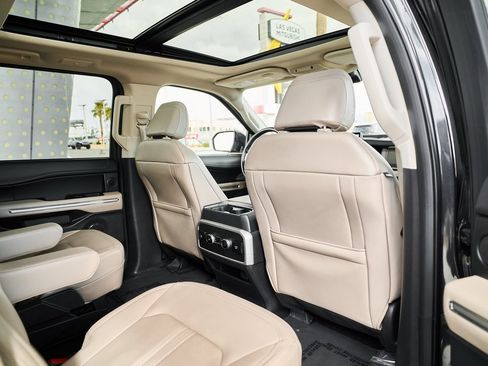 Used 2024 Ford Expedition Limited image 22
