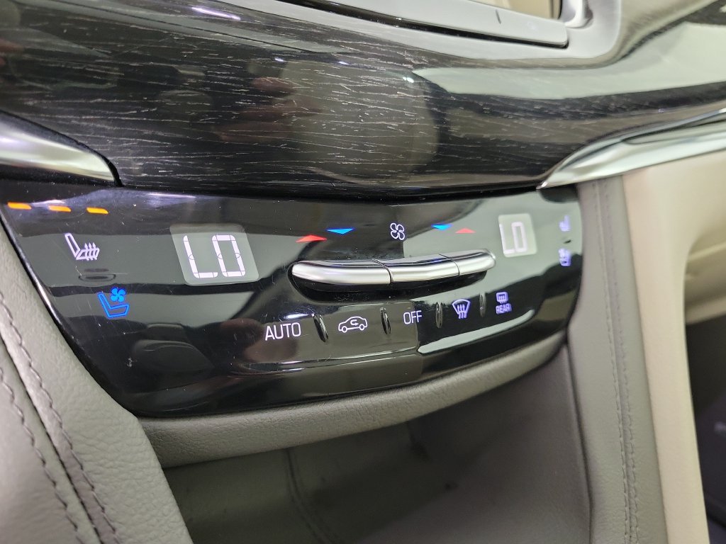 Used 2021 Cadillac XT6 Premium Luxury FWD image 31