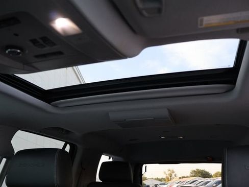 Used 2017 GMC Yukon Denali w/ Open Road Package AWD/4WD image 38