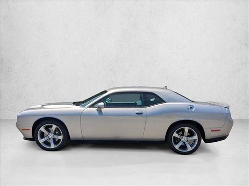 Used 2018 Dodge Challenger SXT w/ Super Sport Group (SS/T) RWD image 9