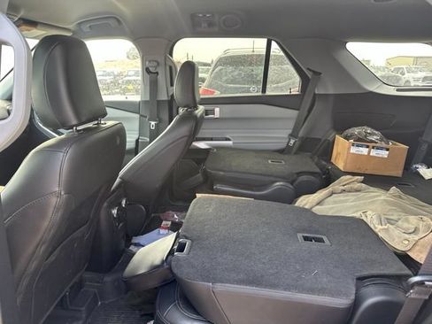 Used 2022 Ford Explorer XLT w/ Equipment Group 202A AWD/4WD image 6