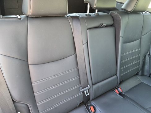 Certified 2021 Toyota RAV4 XLE Premium AWD/4WD image 19