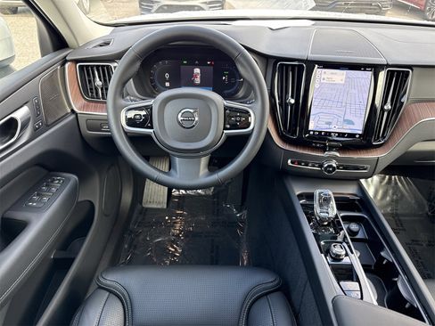 Used 2023 Volvo XC60 T8 Ultimate w/ Climate Package image 13