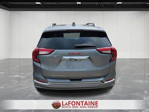 Used 2024 GMC Terrain Denali w/ Denali Premium Package AWD/4WD image 7