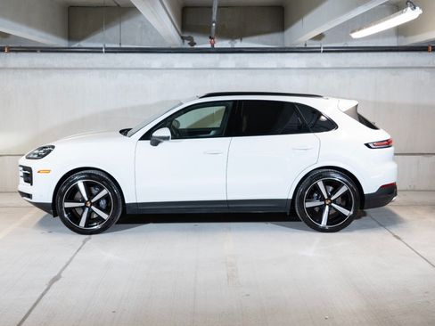 Certified 2026 Porsche Cayenne AWD/4WD image 2