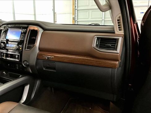 Used 2016 Nissan Titan Platinum Reserve AWD/4WD image 15