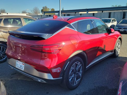 Used 2024 Genesis GV60 RWD image 4