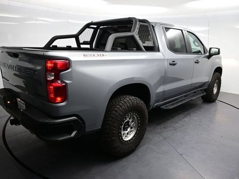 Used 2025 Chevrolet Silverado 1500 Custom Trail Boss w/ LPO, Dark Essentials Package AWD/4WD image 5