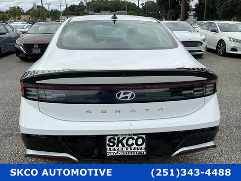 Used 2025 Hyundai Sonata SEL FWD image 4