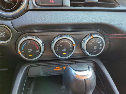 Used 2018 FIAT 124 Spider Abarth w/ Convenience Group image 9